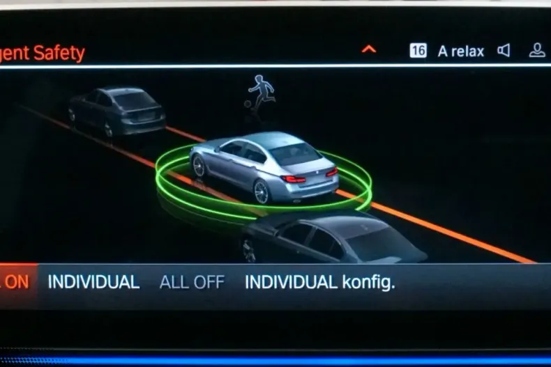 BMW 530 (Seria 5) din 2021 cu 43.296 km - oferta BMW184743 - foto 30