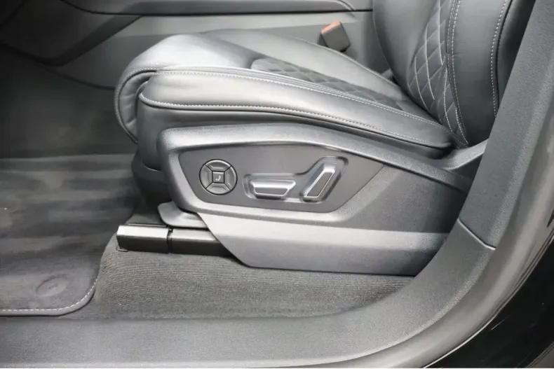 Audi Q8 din 2024 cu 16.884 km - oferta AUD184750 - foto 26