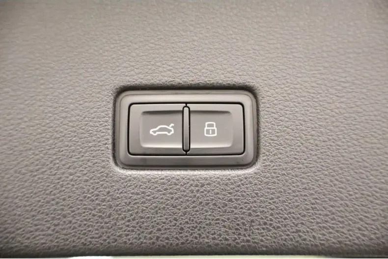 Audi Q8 din 2024 cu 16.884 km - oferta AUD184750 - foto 29