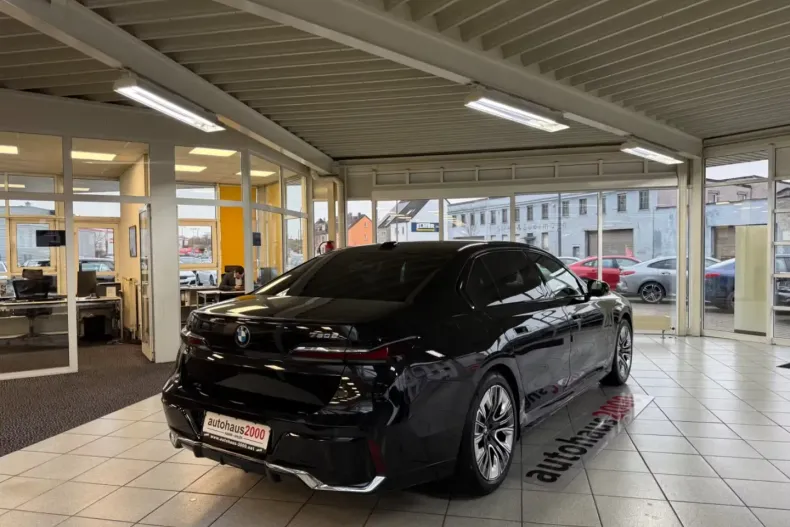 BMW 750 (Seria 7) din 2024 cu 64.070 km - oferta BMW184756 - foto 5