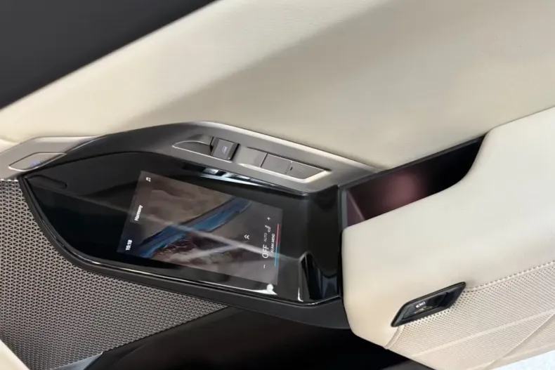 BMW 750 (Seria 7) din 2024 cu 64.070 km - oferta BMW184756 - foto 6