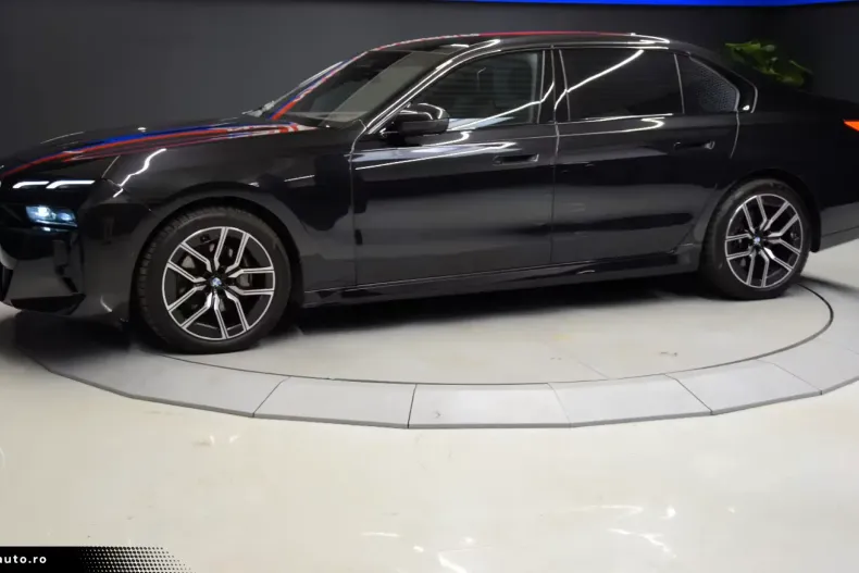 BMW 740 (Seria 7) din 2024 cu 12.600 km - oferta BMW184759 - foto 3