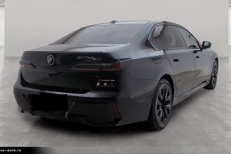 BMW 740 (Seria 7) din 2024 cu 20.304 km - oferta BMW184768 - foto 3