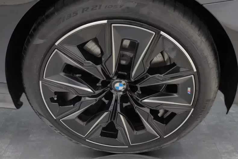 BMW 740 (Seria 7) din 2024 cu 20.304 km - oferta BMW184768 - foto 5