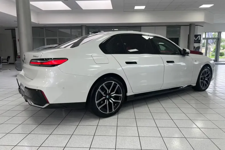 BMW 740 (Seria 7) din 2024 cu 5.000 km - oferta BMW184773 - foto 4