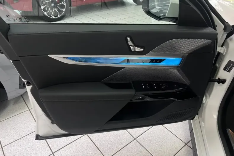 BMW 740 (Seria 7) din 2024 cu 5.000 km - oferta BMW184773 - foto 21