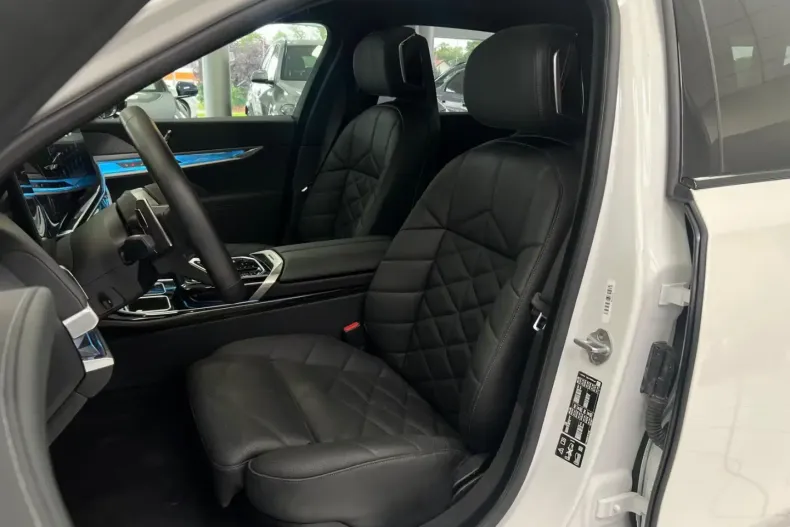 BMW 740 (Seria 7) din 2024 cu 5.000 km - oferta BMW184773 - foto 22