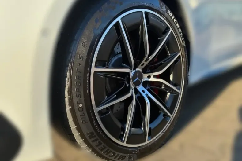 Mercedes-Benz E 53 AMG (Clasa E) din 2025 cu 1.600 km - oferta MER184782 - foto 3