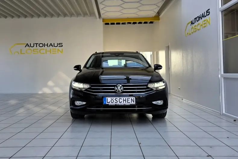 Volkswagen Passat Variant din 2022 cu 95.479 km - oferta VOL184789 - foto 2