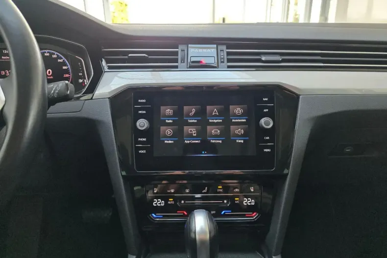 Volkswagen Passat Variant din 2022 cu 95.479 km - oferta VOL184789 - foto 28