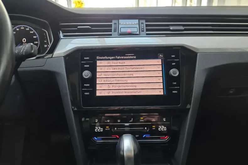 Volkswagen Passat Variant din 2022 cu 95.479 km - oferta VOL184789 - foto 42