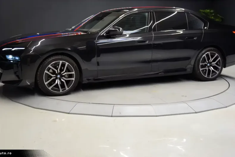 BMW 740 (Seria 7) din 2024 cu 25.200 km - oferta BMW184797 - foto 3