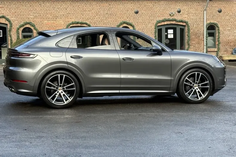 Porsche Cayenne din 2024 cu 12.200 km - oferta POR184805 - foto 9