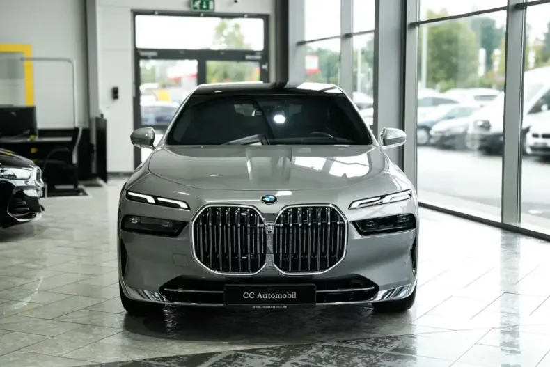 BMW 740 (Seria 7) din 2024 cu 19.980 km - oferta BMW184810 - foto 3