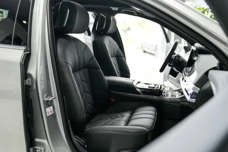 BMW 740 (Seria 7) din 2024 cu 19.980 km - oferta BMW184810 - foto 23