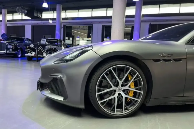 Maserati Granturismo din 2023 cu 18.300 km - oferta MAS184813 - foto 9