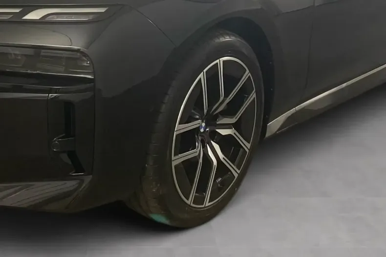 BMW 740 (Seria 7) din 2023 cu 30.337 km - oferta BMW184816 - foto 4