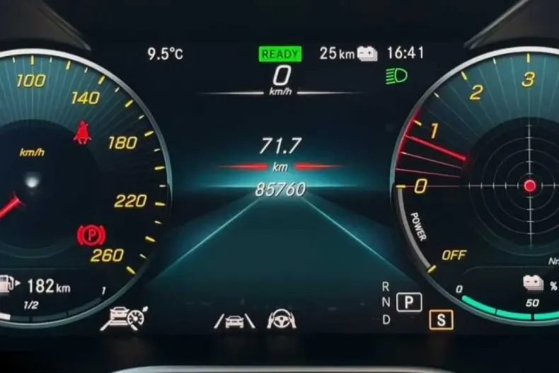 Mercedes-Benz GLC 200 (Clasa GLC) din 2021 cu 85.000 km - oferta MER184821 - foto 31