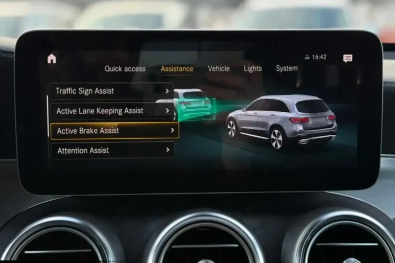 Mercedes-Benz GLC 200 (Clasa GLC) din 2021 cu 85.000 km - oferta MER184821 - foto 39