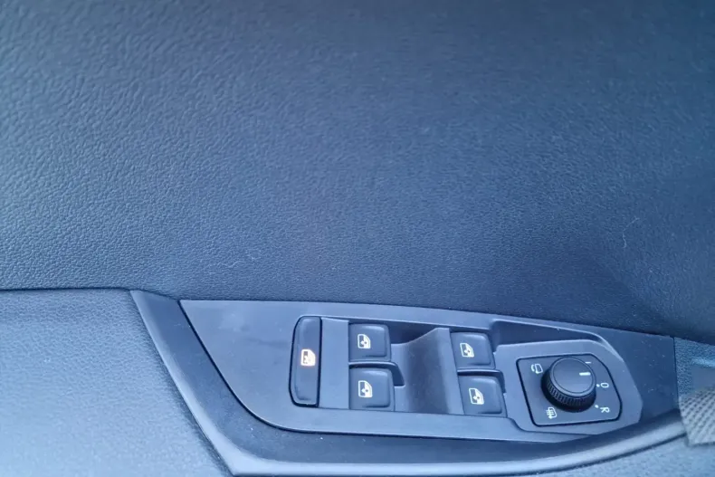 Skoda Karoq din 2025 cu 6.650 km - oferta SKO184831 - foto 9