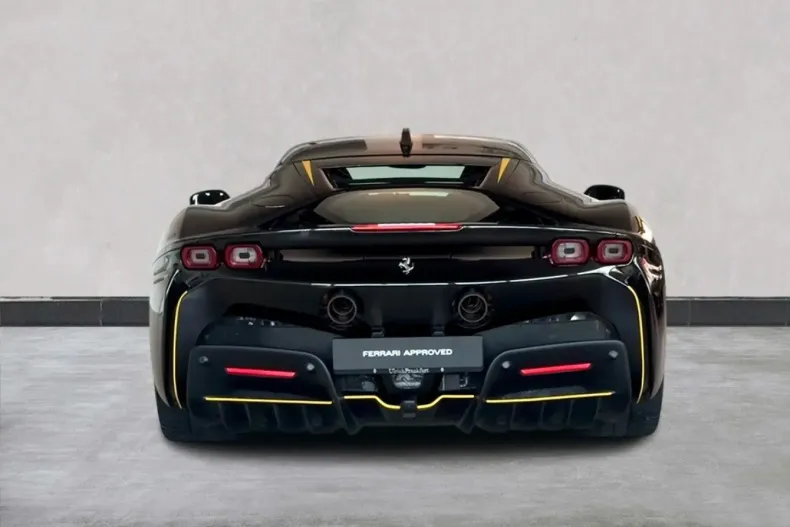 Ferrari SF90 din 2023 cu 3.400 km - oferta FER184844 - foto 5