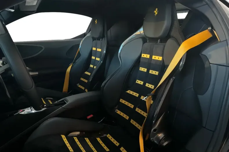 Ferrari SF90 din 2023 cu 3.400 km - oferta FER184844 - foto 9