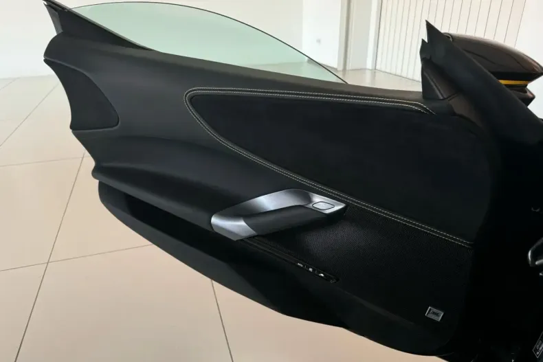 Ferrari SF90 din 2023 cu 3.400 km - oferta FER184844 - foto 20