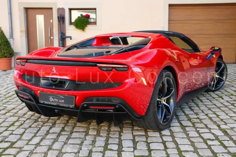 Ferrari 296 GTS din 2025 cu 4.784 km - oferta FER184850 - foto 3