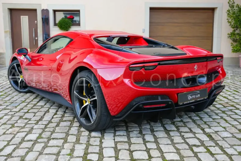 Ferrari 296 GTS din 2025 cu 4.784 km - oferta FER184850 - foto 4
