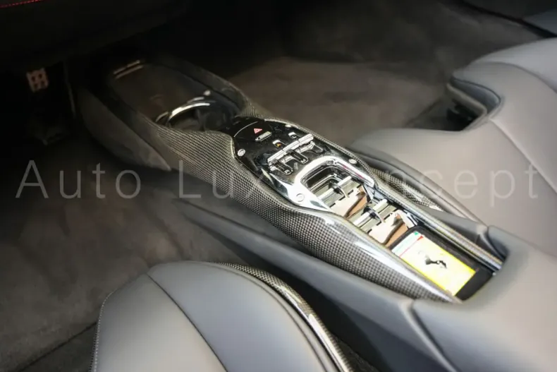 Ferrari 296 GTS din 2025 cu 4.784 km - oferta FER184850 - foto 13