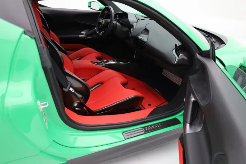 Ferrari SF90 din 2023 cu 1.477 km - oferta FER184853 - foto 24