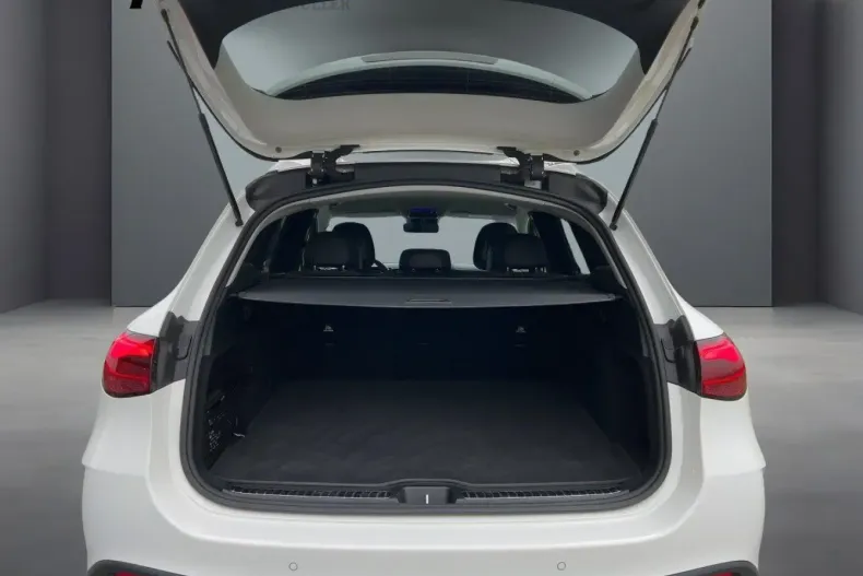 Mercedes-Benz GLC 200 (Clasa GLC) din 2024 cu 23.669 km - oferta MER184868 - foto 6