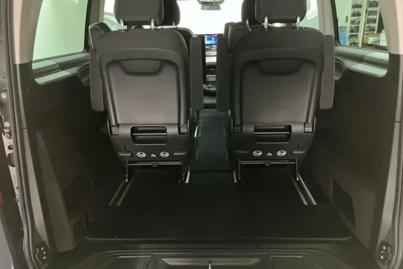 Mercedes-Benz V 220 (Clasa V) din 2024 cu 12.774 km - oferta MER184875 - foto 12