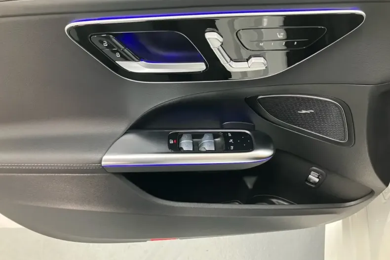 Mercedes-Benz C 300 (Clasa C) din 2024 cu 22.000 km - oferta MER184879 - foto 15