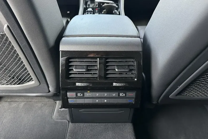 Volkswagen Touareg din 2025 cu 25.063 km - oferta VOL184889 - foto 17