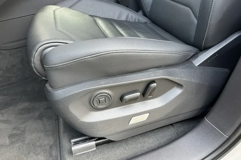 Volkswagen Touareg din 2025 cu 25.063 km - oferta VOL184889 - foto 31