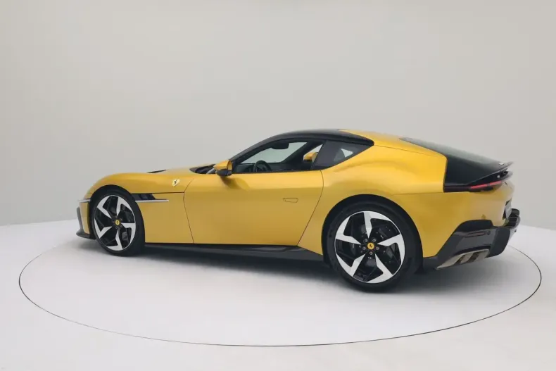 Ferrari 12Cilindri din 2024 cu 11.207 km - oferta FER184903 - foto 13