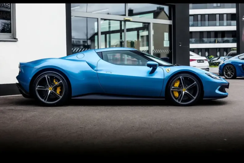 Ferrari 296 GTB din 2024 cu 3.900 km - oferta FER184906 - foto 9