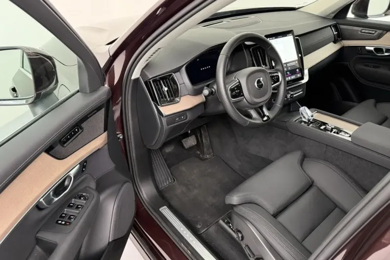 Volvo XC90 din 2025 cu 24.282 km - oferta VOL184914 - foto 13