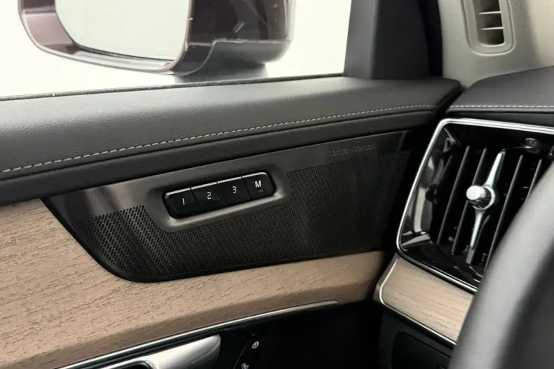 Volvo XC90 din 2025 cu 24.282 km - oferta VOL184914 - foto 38