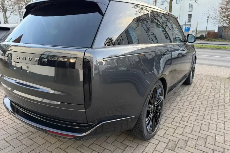 Land Rover Range Rover din 2025 cu 14.900 km - oferta LAN184922 - foto 2