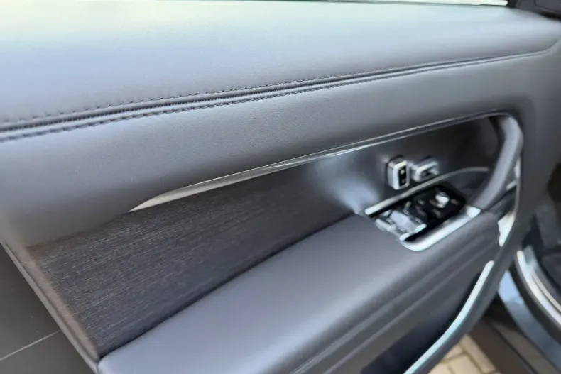 Land Rover Range Rover din 2025 cu 14.900 km - oferta LAN184922 - foto 7