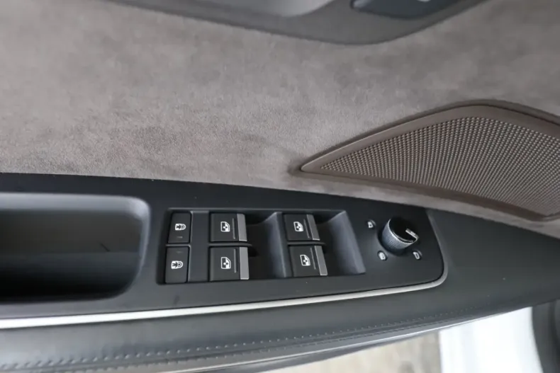 Audi A8 din 2021 cu 61.575 km - oferta AUD184929 - foto 11