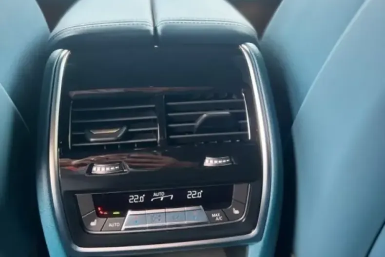 BMW XM (Seria X) din 2023 cu 4.980 km - oferta BMW184946 - foto 12