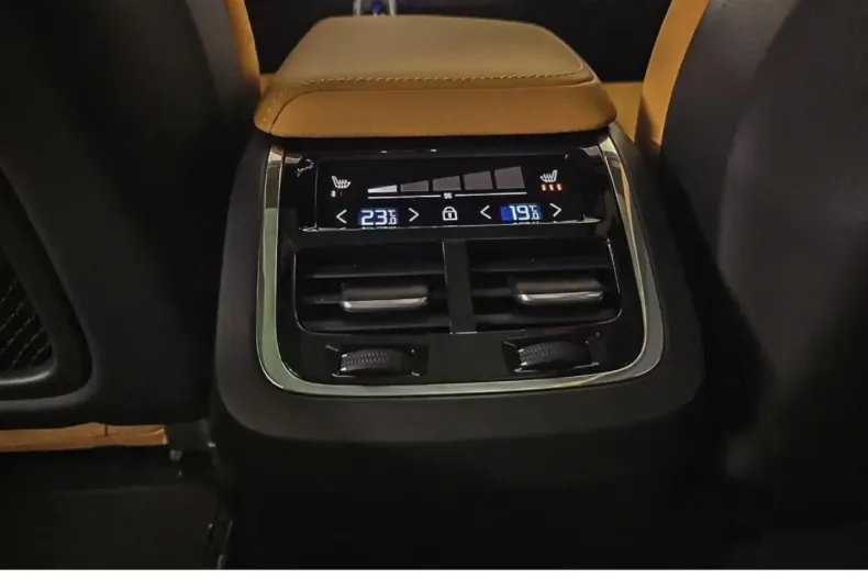 Volvo XC60 din 2025 cu 6.688 km - oferta VOL184950 - foto 23