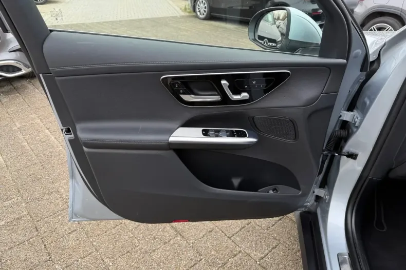 Mercedes-Benz GLC 220 (Clasa GLC) din 2024 cu 8.649 km - oferta MER184956 - foto 14