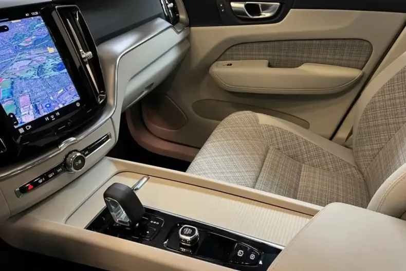 Volvo XC60 din 2024 cu 8.950 km - oferta VOL184967 - foto 23