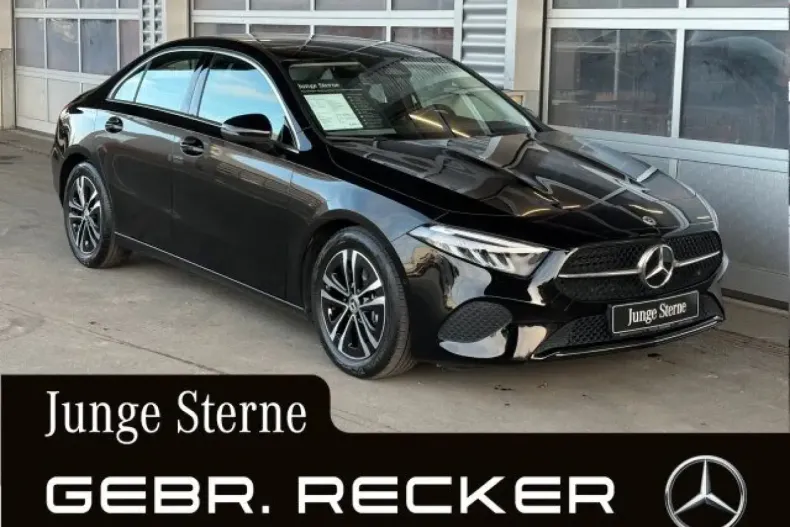 Mercedes-Benz A 180 (Clasa A) din 2024 cu 6.405 km - oferta MER184969 - foto 1