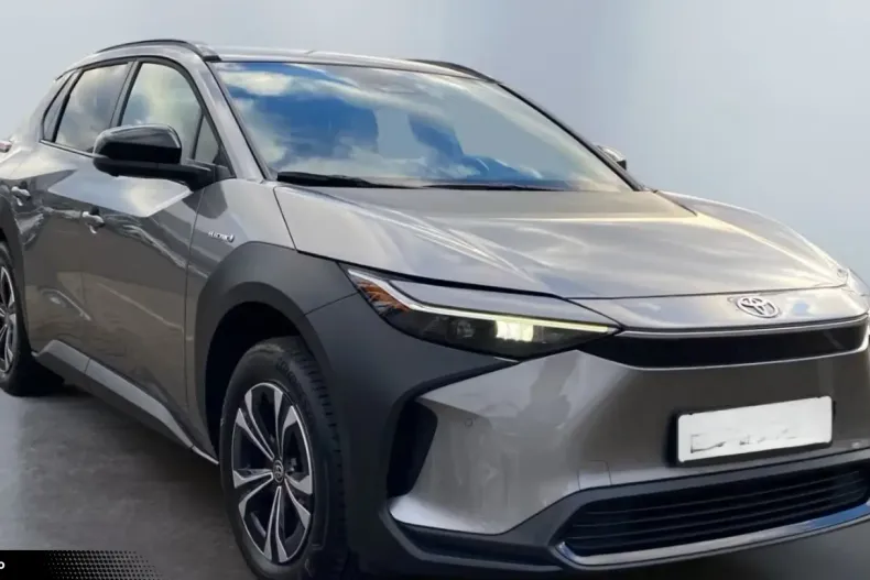 Toyota bZ4X din 2023 cu 38.774 km - oferta TOY184970 - foto 3