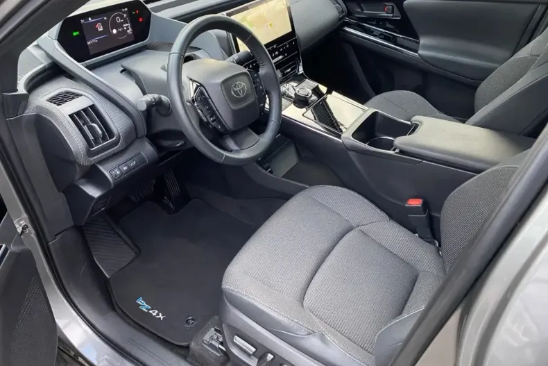 Toyota bZ4X din 2023 cu 38.774 km - oferta TOY184970 - foto 9